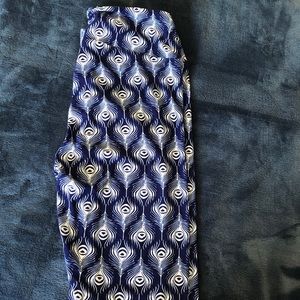 Used Lularoe leggings OS Rare peacock feathers
